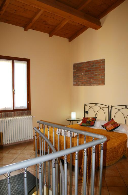 오스티글리아 Agriturismo Corte Ponte Dei Tedeschi 게스트하우스 객실 사진