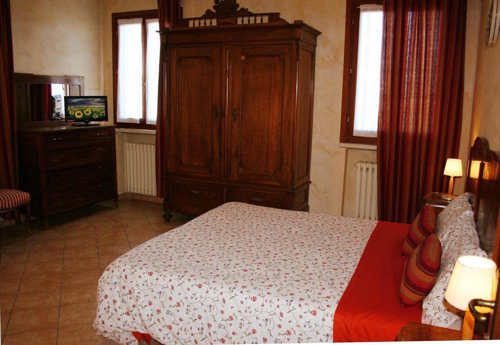 오스티글리아 Agriturismo Corte Ponte Dei Tedeschi 게스트하우스 객실 사진